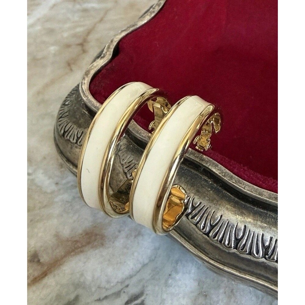 Vintage Trifari White Enamel Gold Hoop Earrings Clip On Preppy Y2K Old Money